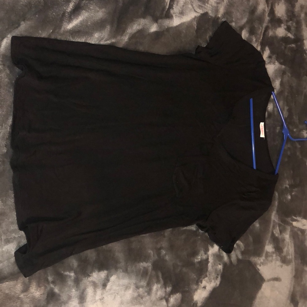 The Pulse Boutique V-Neck Pocket Tee
